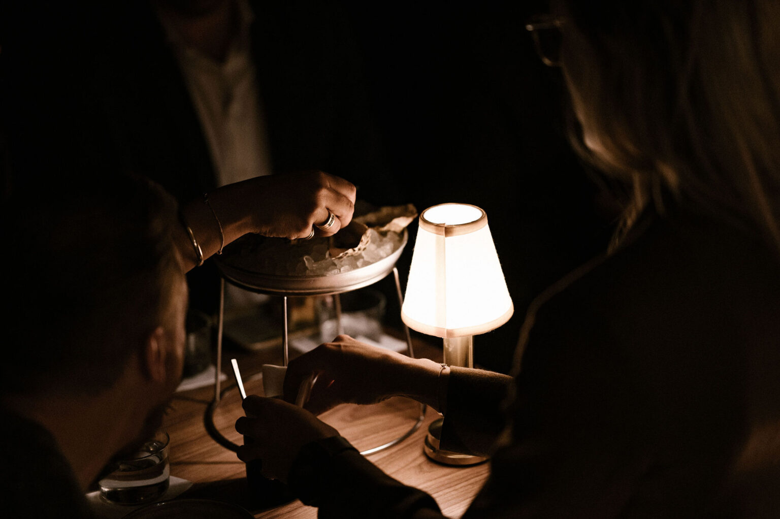 Oesters geserveerd bij Founders Bar Maastricht
